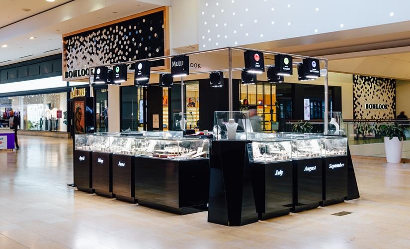 Mulu Jewelry inside Square One Shopping Centre