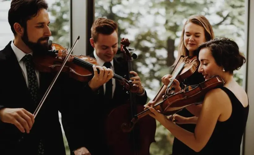 Live Holiday Music